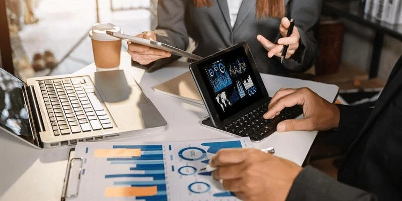 Quelles sont les différences entre le BTS CG et le DUT Comptabilité ?